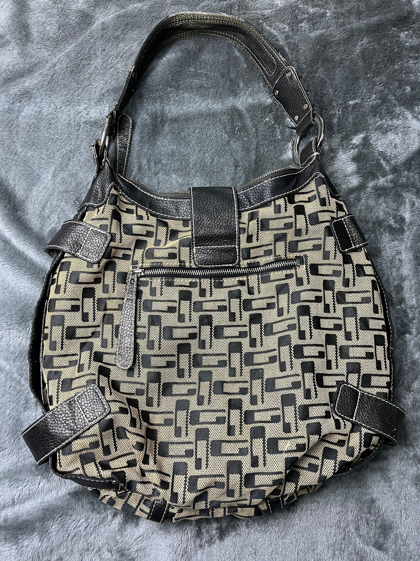 GUESS BAG RARE MONOGRAM