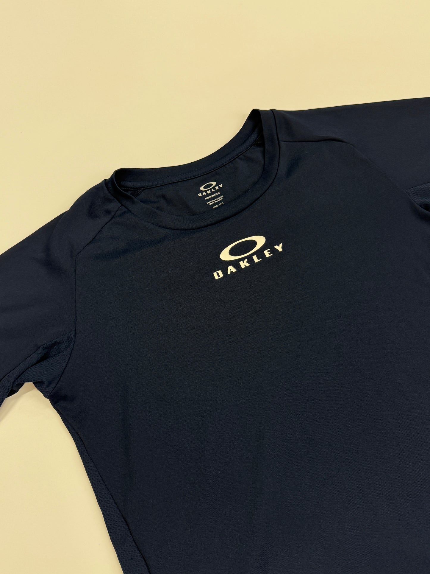 VINTAGE OAKLEY ELLIPSE BABYTEE (M)