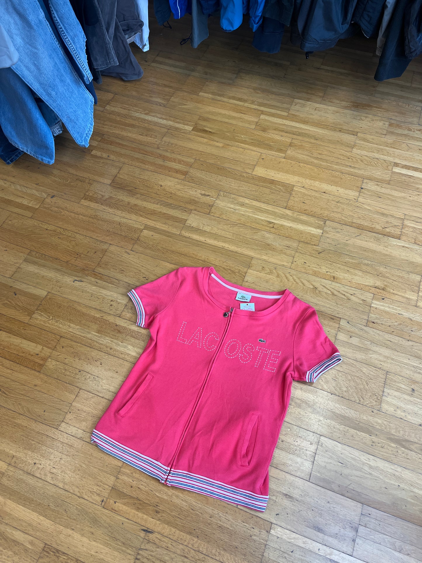 LACOSTE HEART ZIPPER SHORT SLEEVE (M)