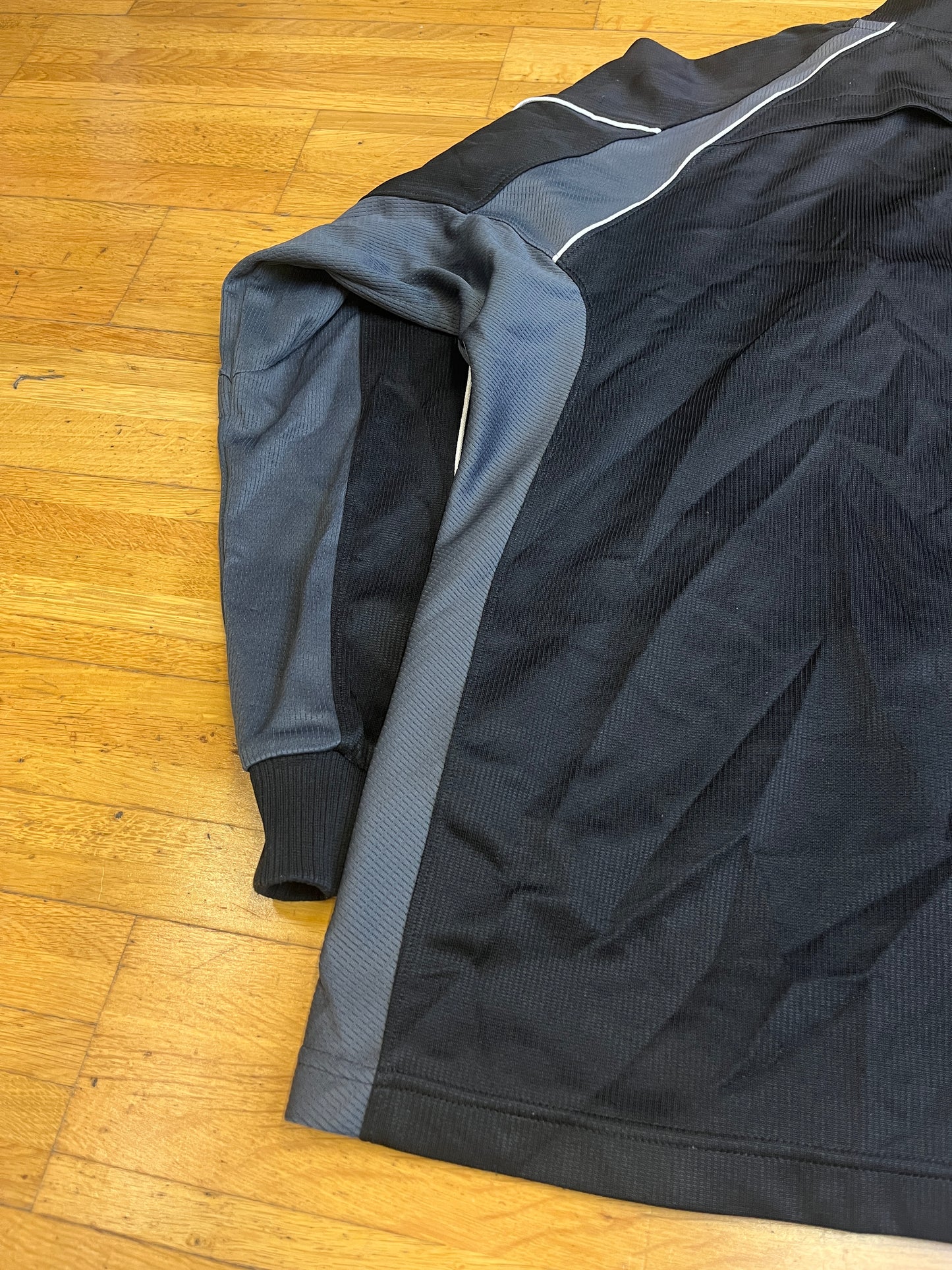 ASICS ZIPPER (S-M)