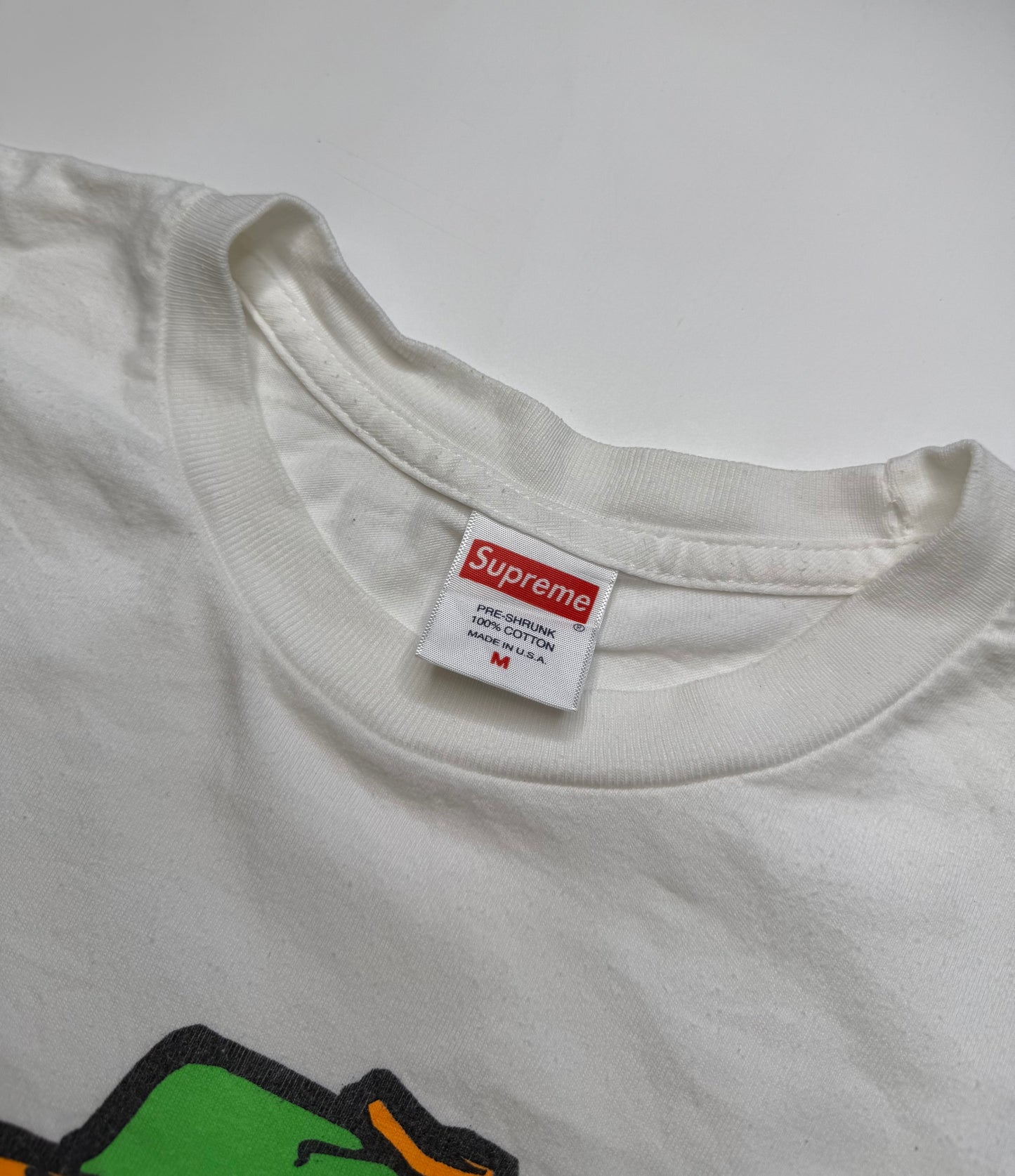 SUPREME GRAPHIC CHARACTER TEE – WHITE (M)