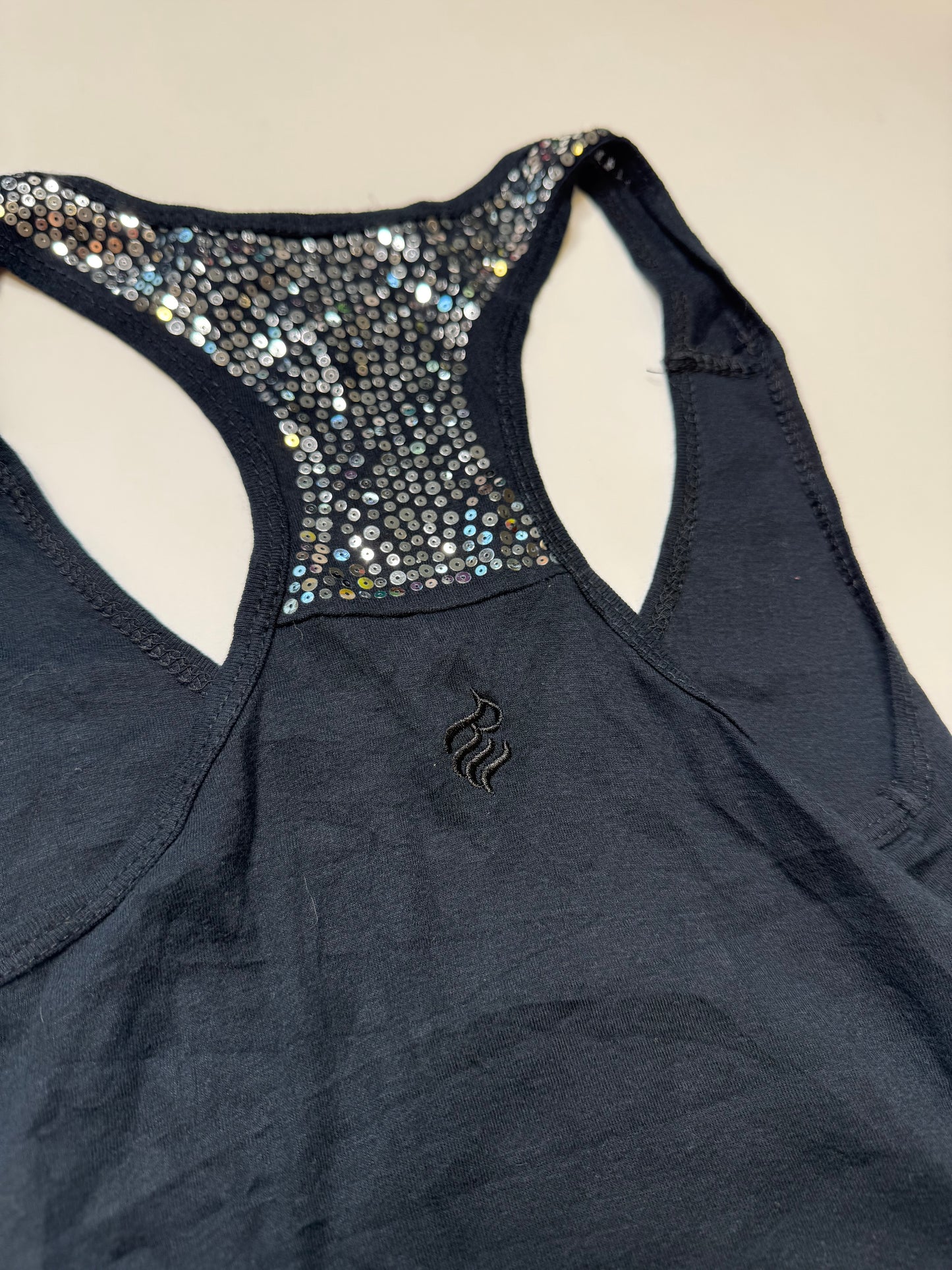 ROCAWEAR SEQUIN LOGO TANK TOP (M)