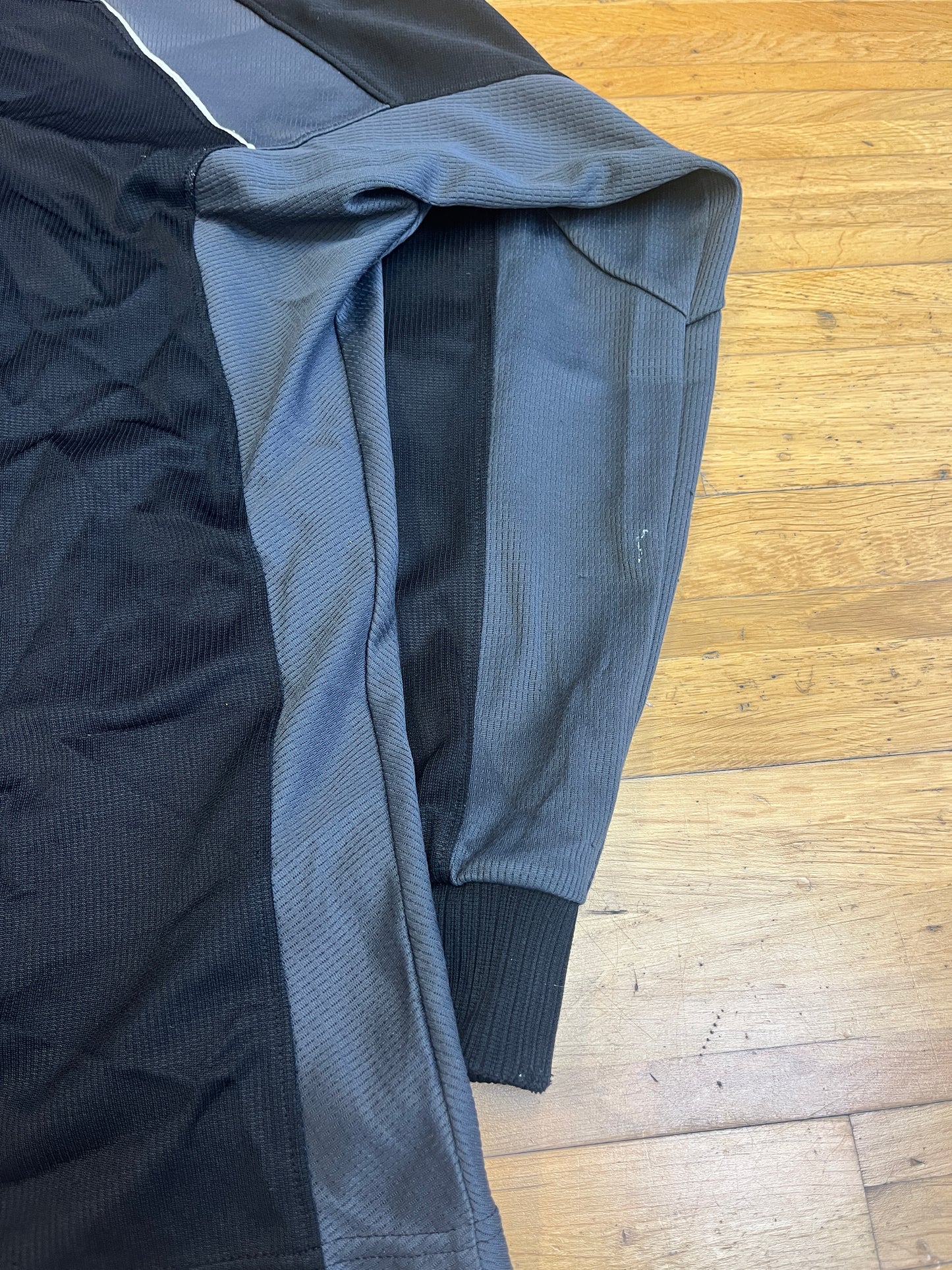 ASICS ZIPPER (S-M)