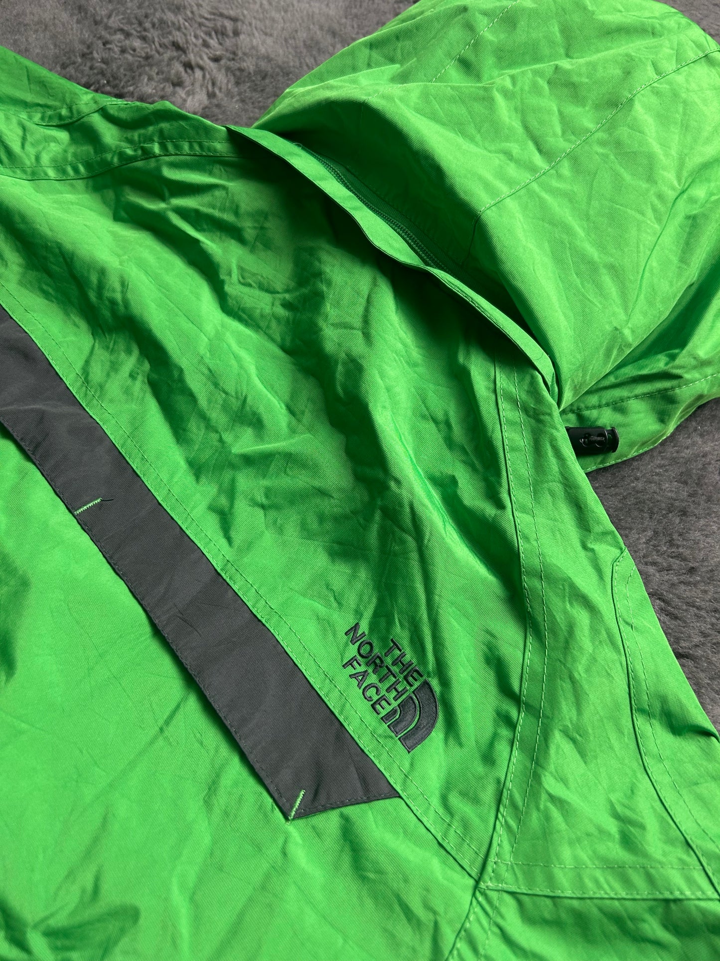 THE NORTH FACE WINDBREAKER SUMMIT SERIES 00s (L)