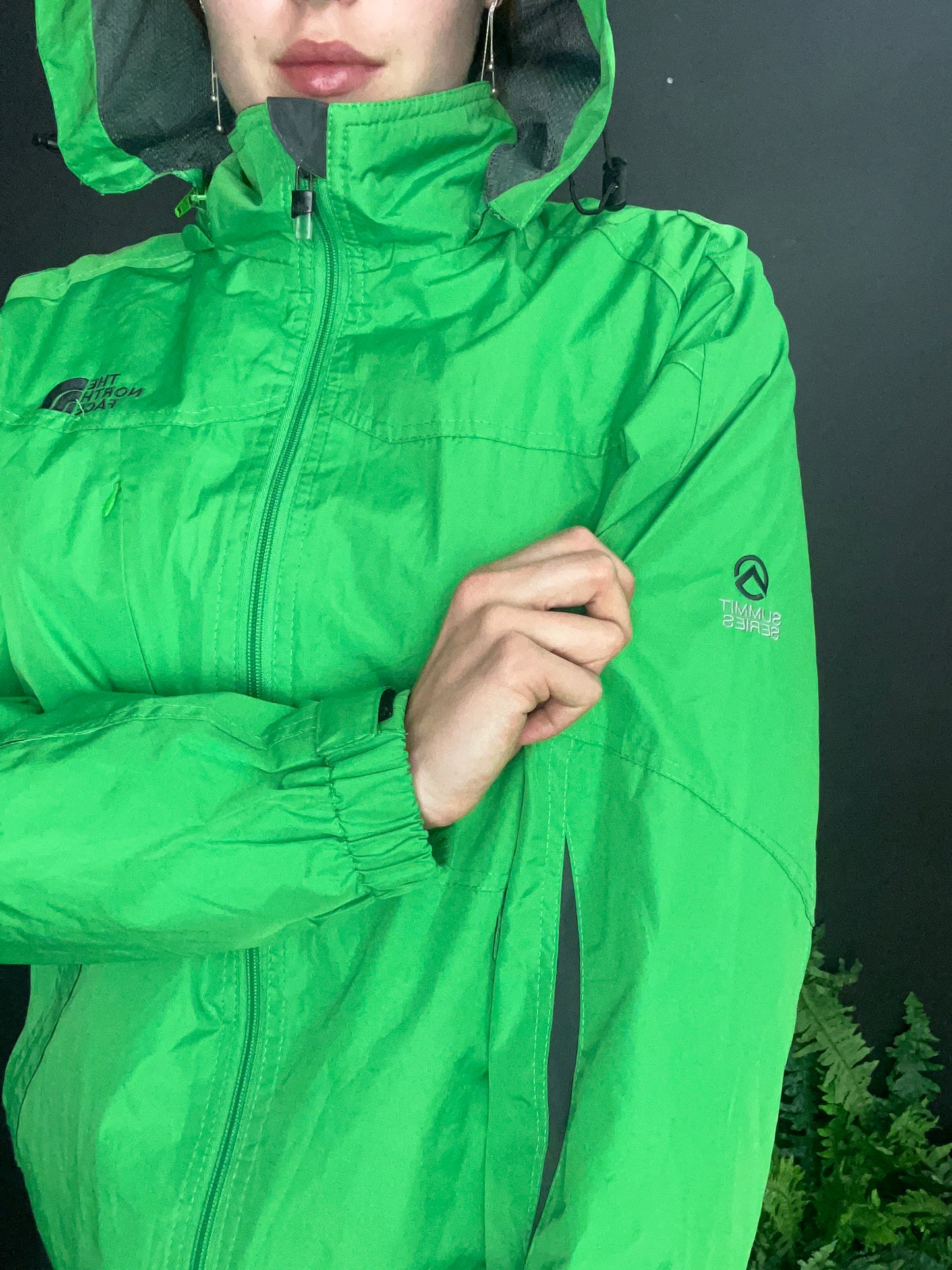 THE NORTH FACE WINDBREAKER SUMMIT SERIES 00s (L)