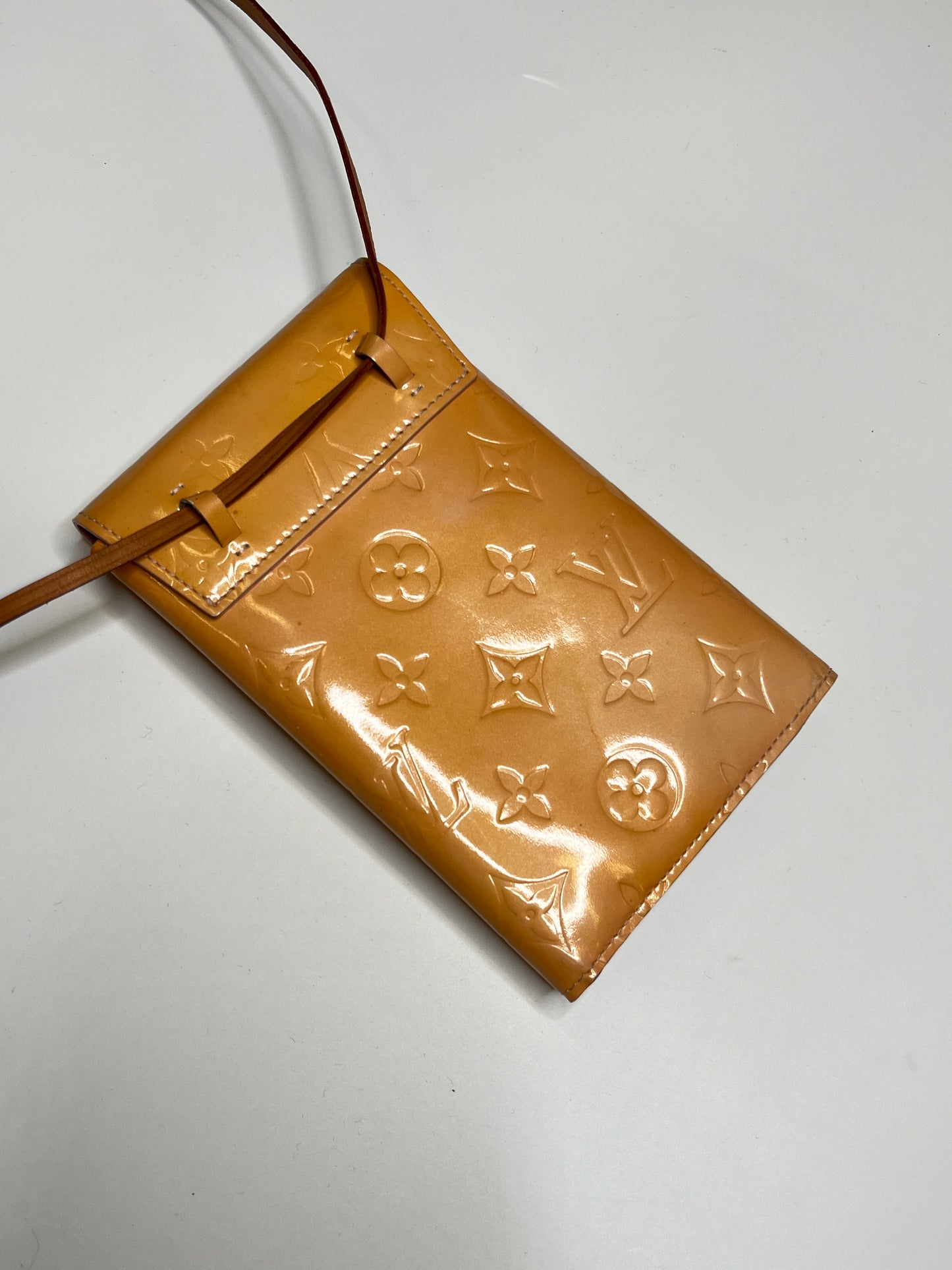 LOUIS VUITTON DOUBLE PHONE POUCH VERNIS
