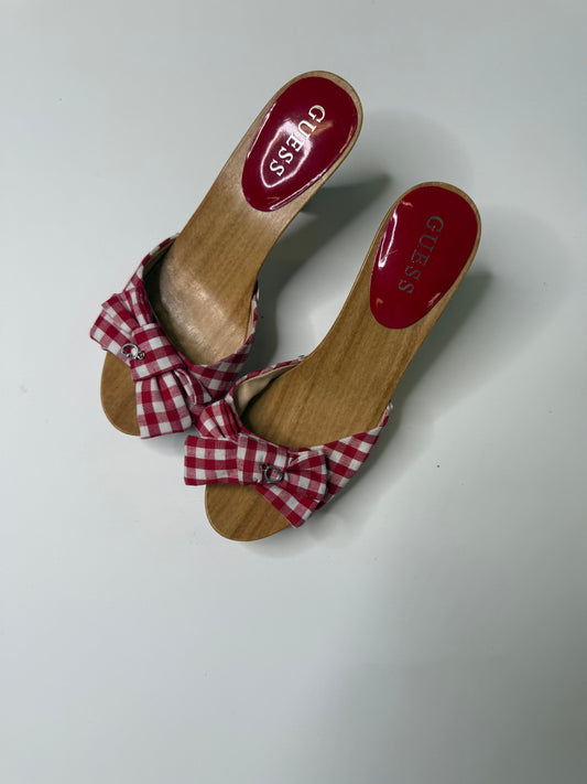 GUESS VINTAGE GINGHAM BOW WEDGE SANDALS (36)