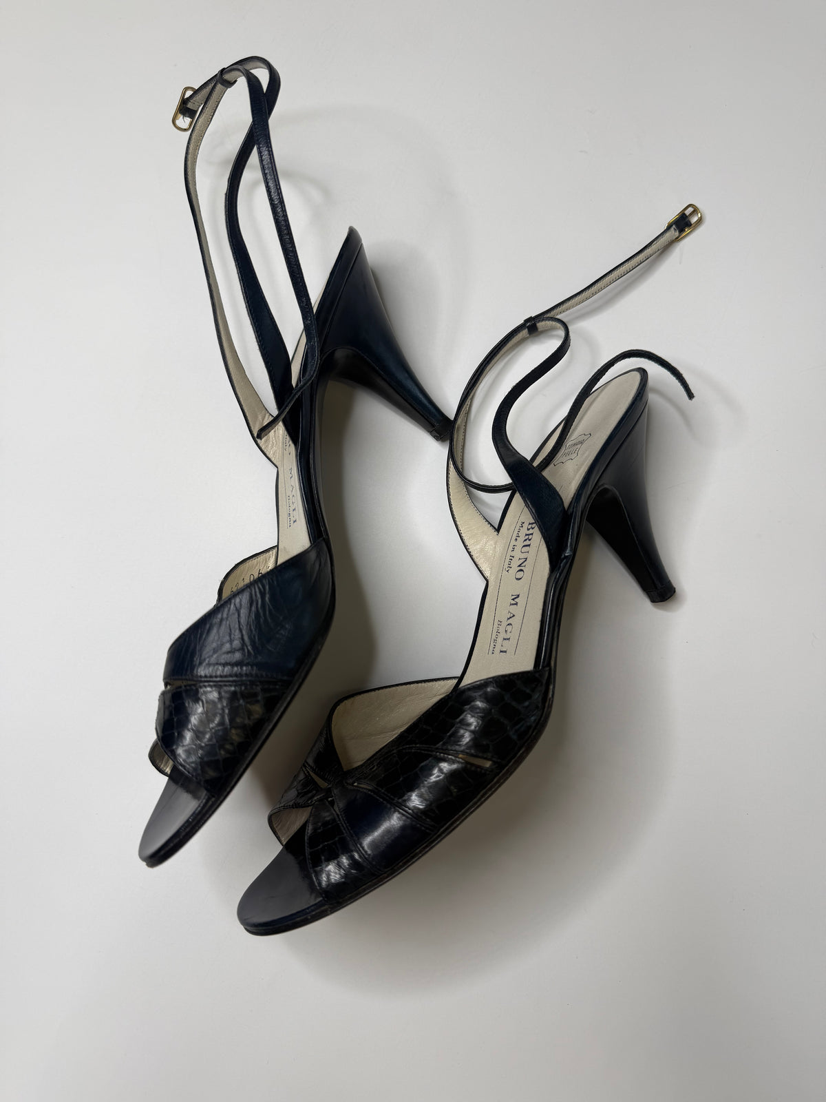 BRUNO MAGLI SNAKE-TRIM SLINGBACK LEATHER HEELS BLACK (38.5)