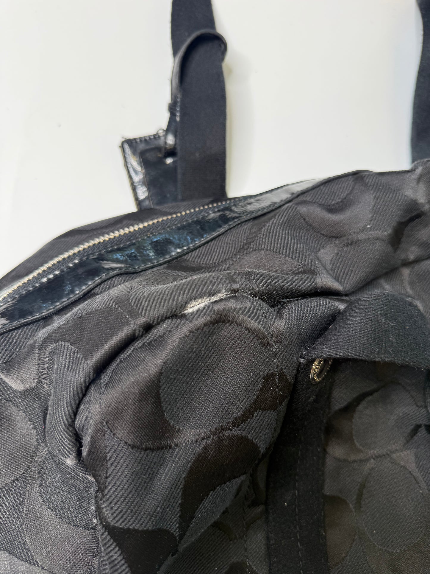 COACH VINTAGE BLACK SIGNATURE TONAL BAG/ TRAVEL BAG
