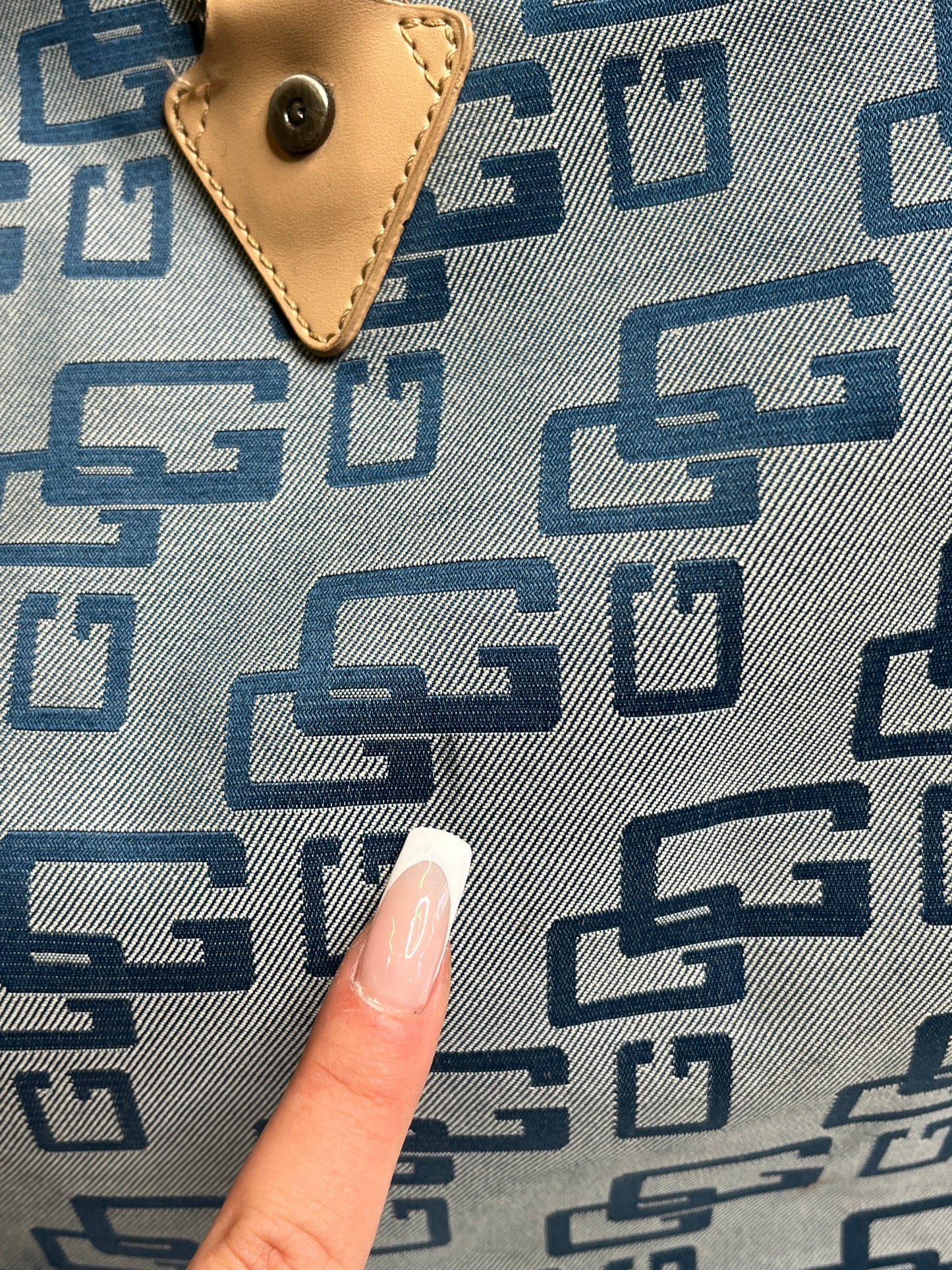 GUESS TRAVEL BAG