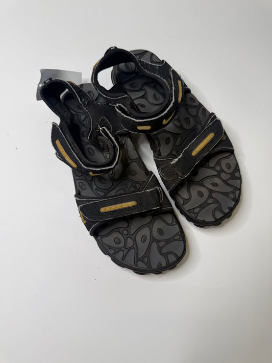 NIKE ACG VINTAGE Y2K GOLD TRIM TRAIL SANDALS