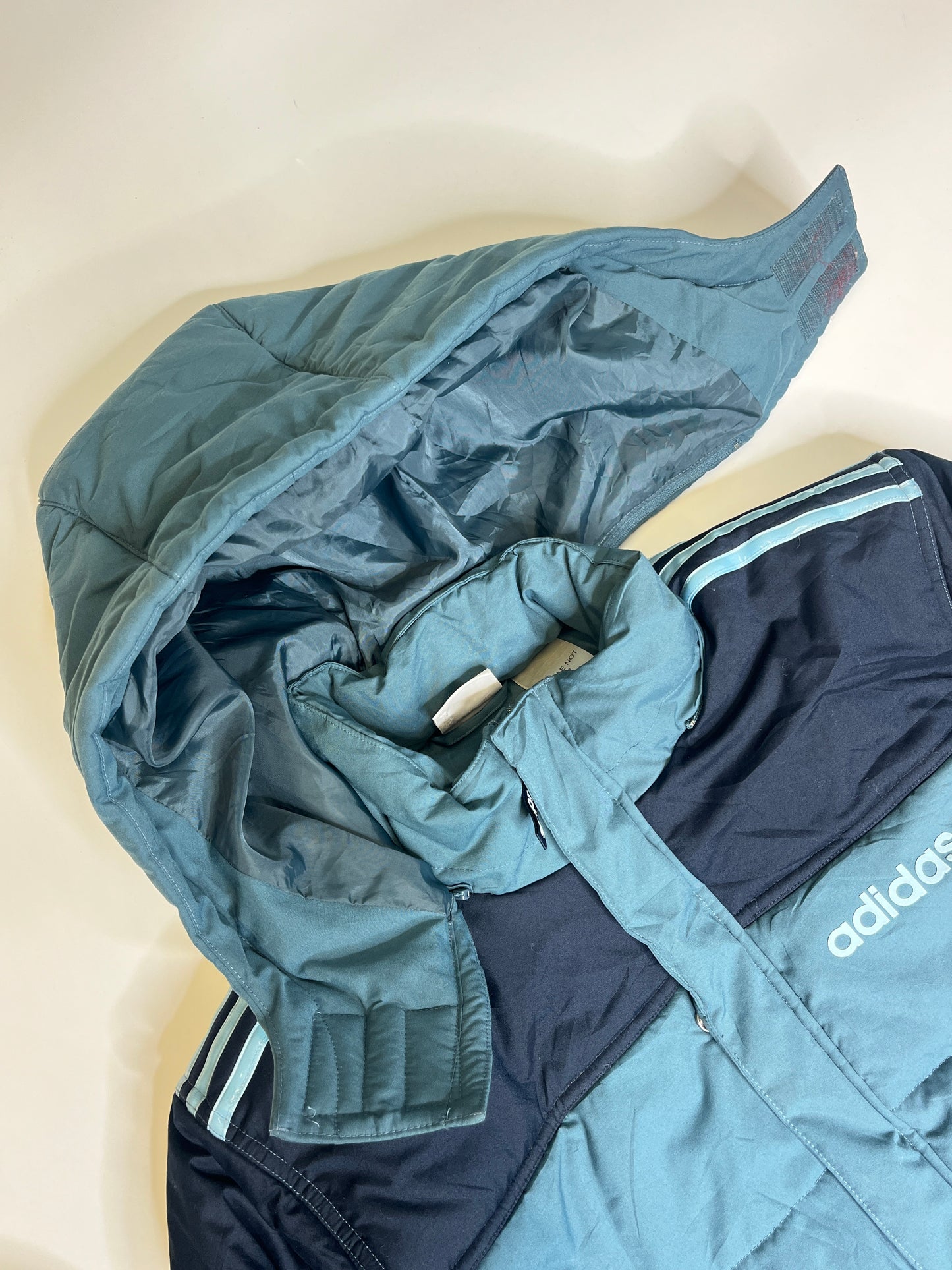 2000s ADIDAS PUFFER JACKET (M)