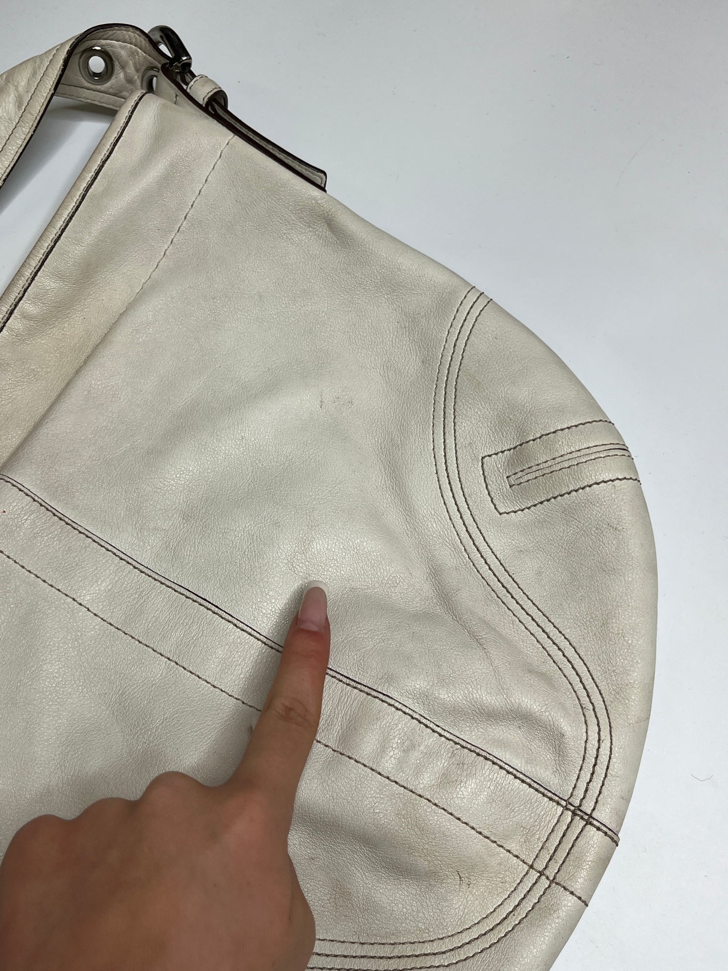WHITE LEATHER COACH PURSE