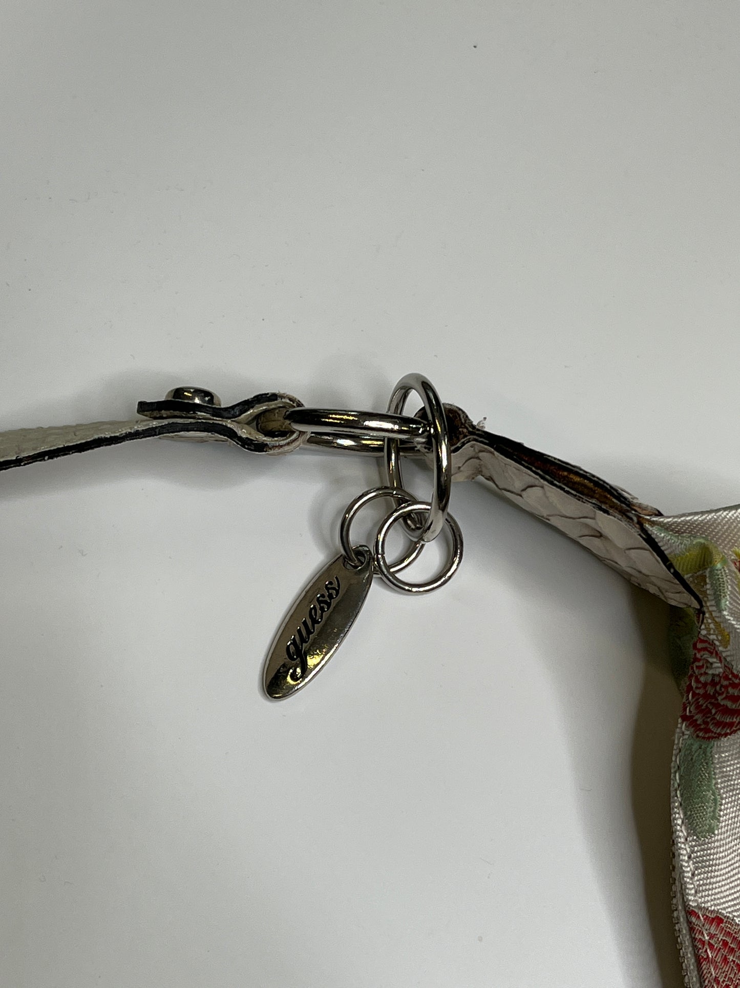 VINTAGE FLOWER GUESS PURSE