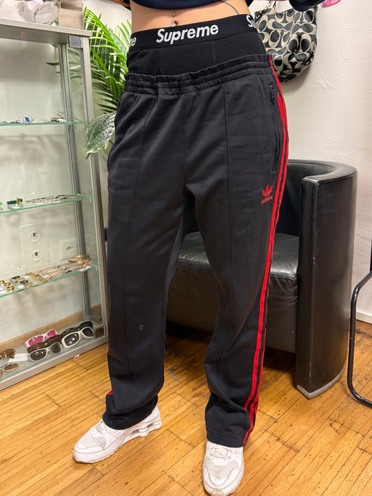 ADIDAS PANTS  (L)