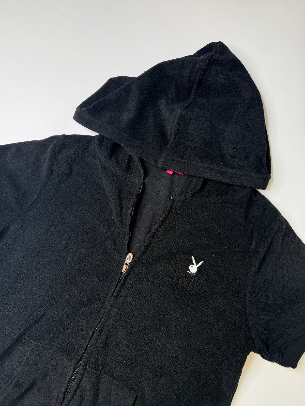 PLAYBOY SHORT-SLEEVE VELOUR HOODIE BLACK (M)