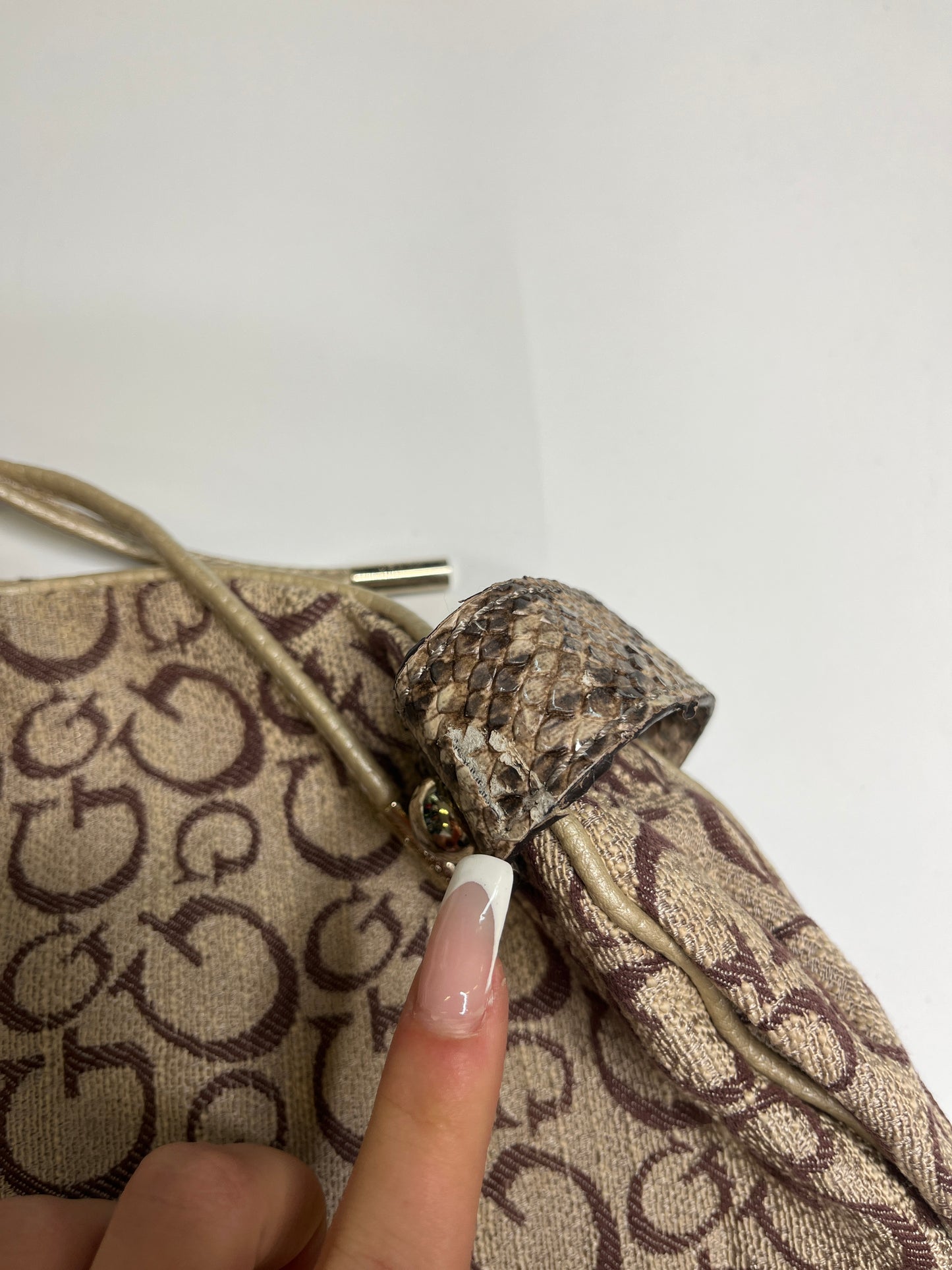 VINTAGE GUESS PURSE