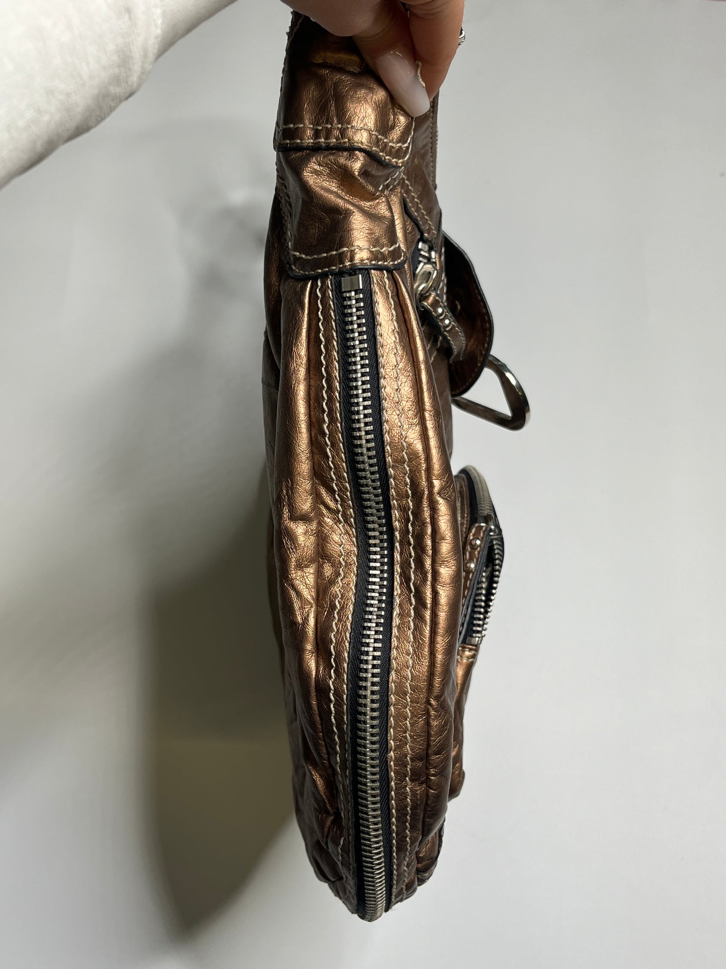 GUESS PURSE BIG G-LOGO