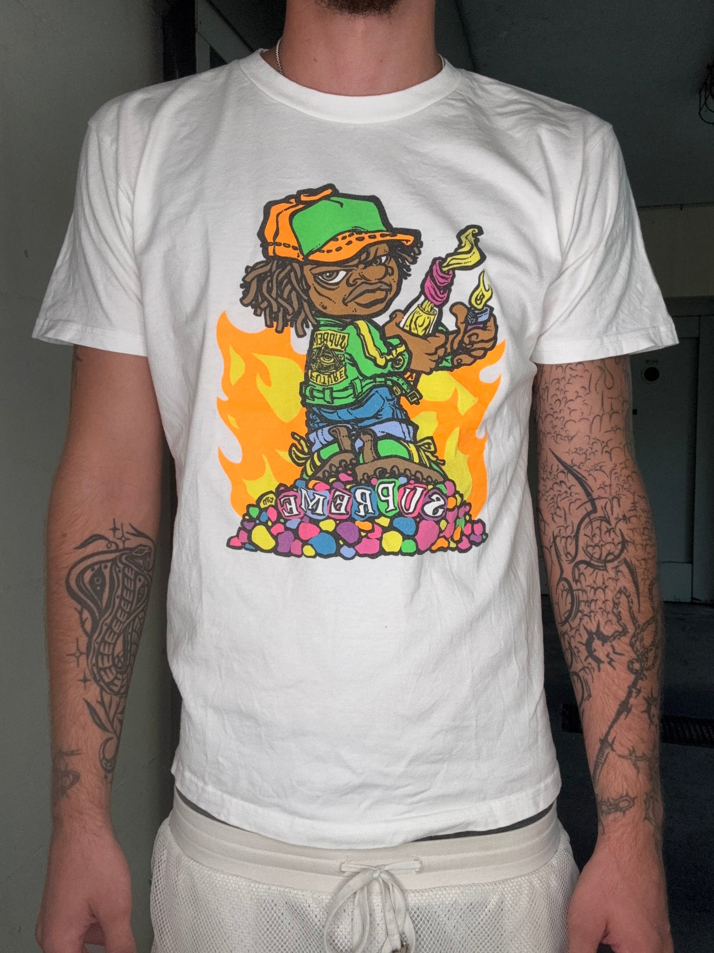 SUPREME GRAPHIC CHARACTER TEE – WHITE (M)
