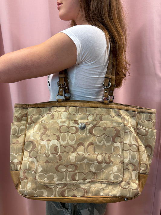 COACH MONOGRAM PURSE LEATHER