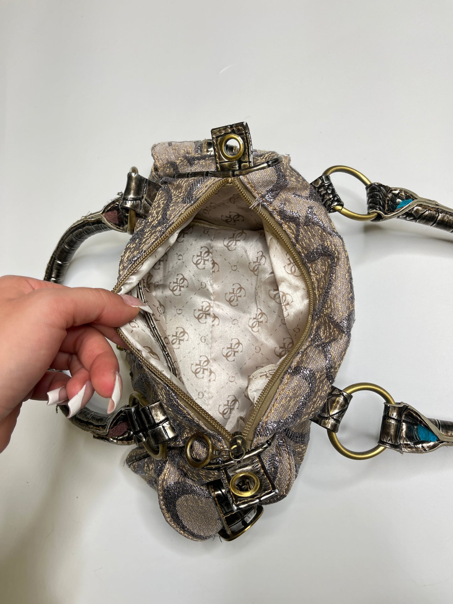 VINTAGE GUESS MINI PURSE