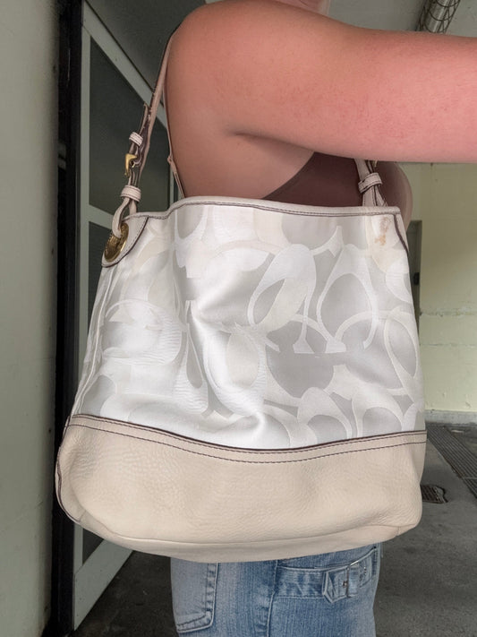 COACH VINTAGE SIGNATURE CANVAS HOBO BAG