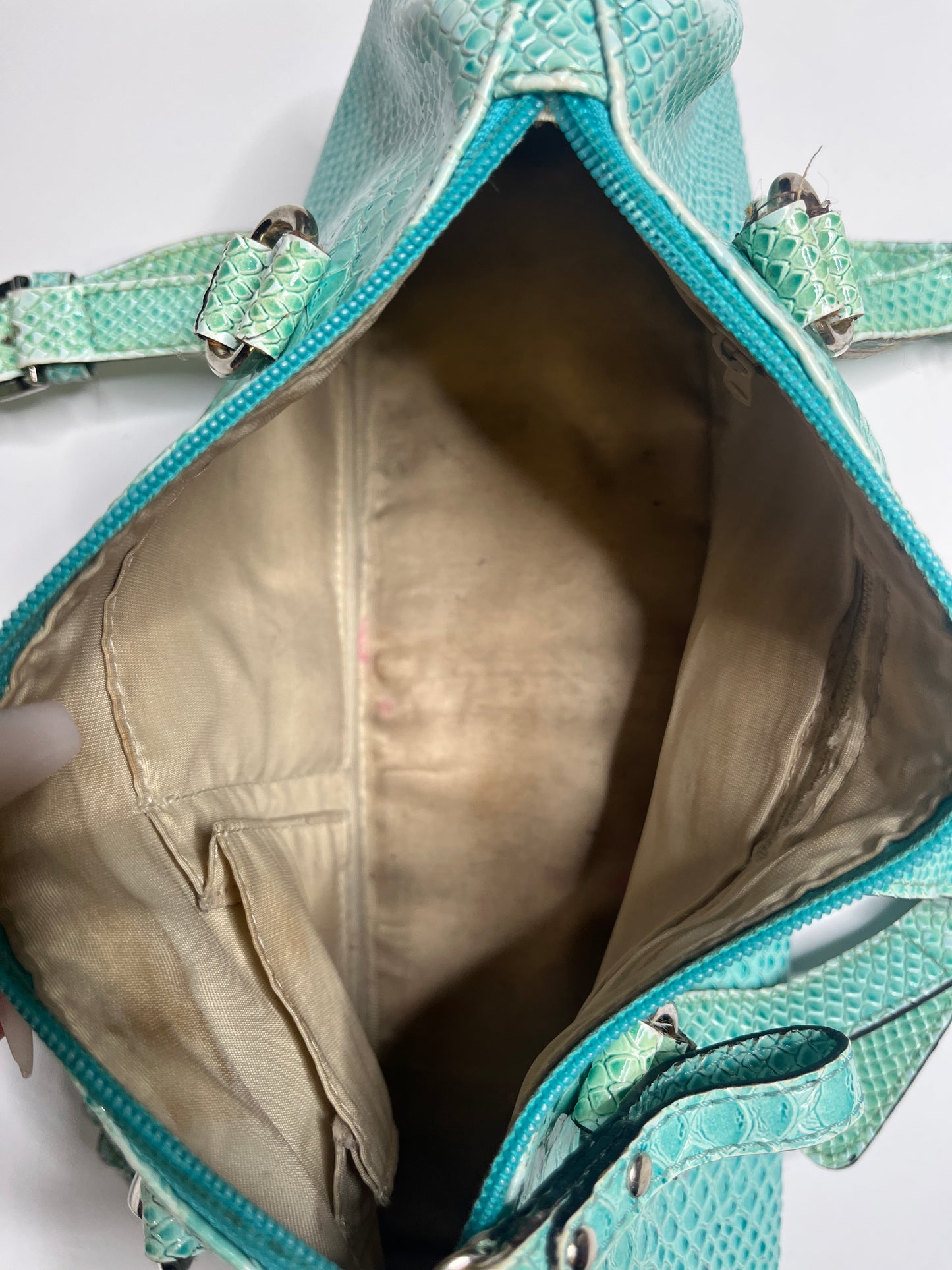 GUESS PURSE BIG G-LOGO