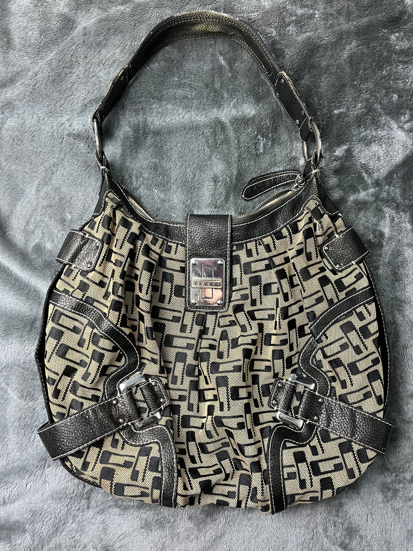 GUESS BAG RARE MONOGRAM