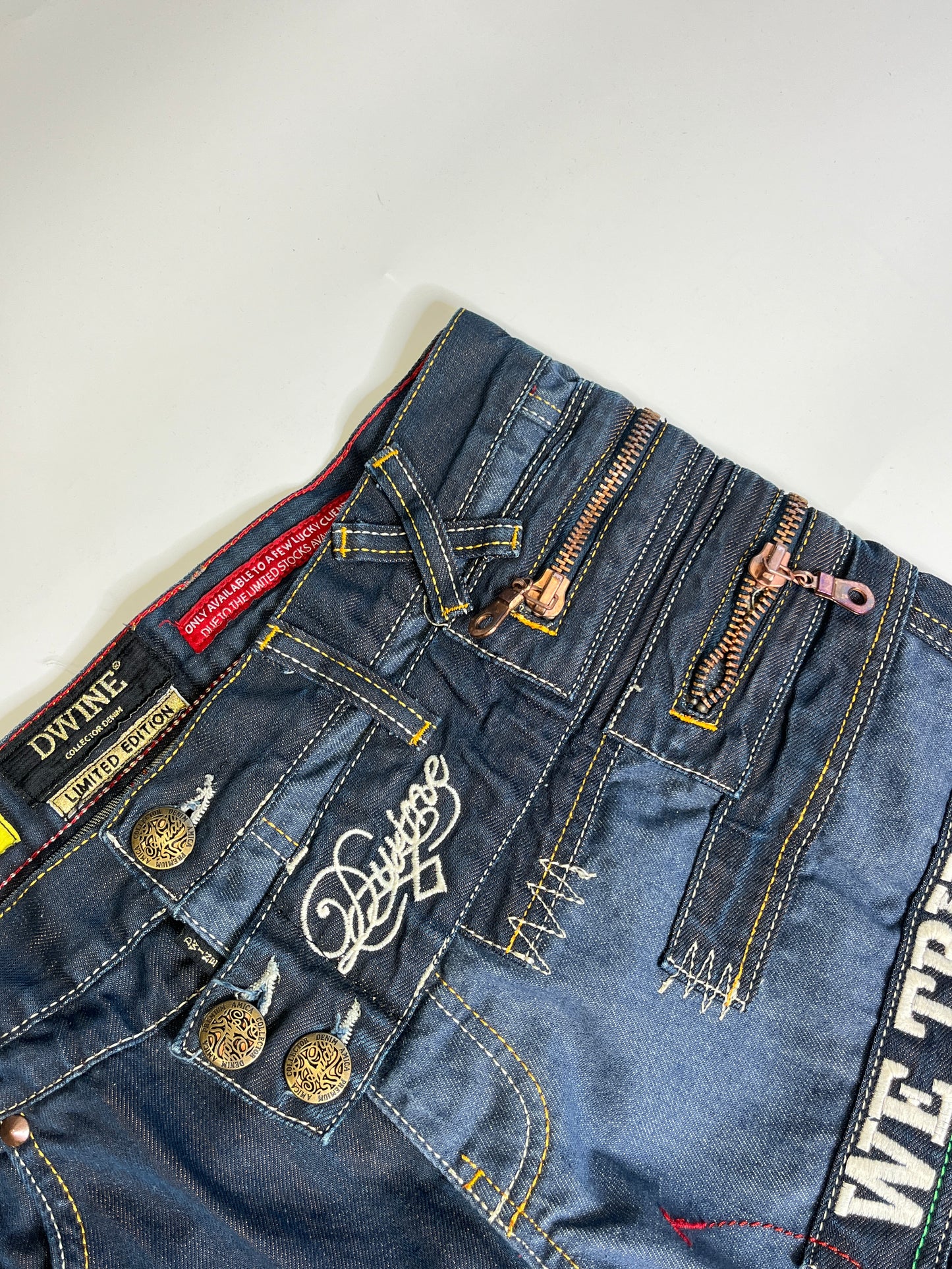 RARE LIMITED EDITION VINTAGE DWINE JEANS (36)