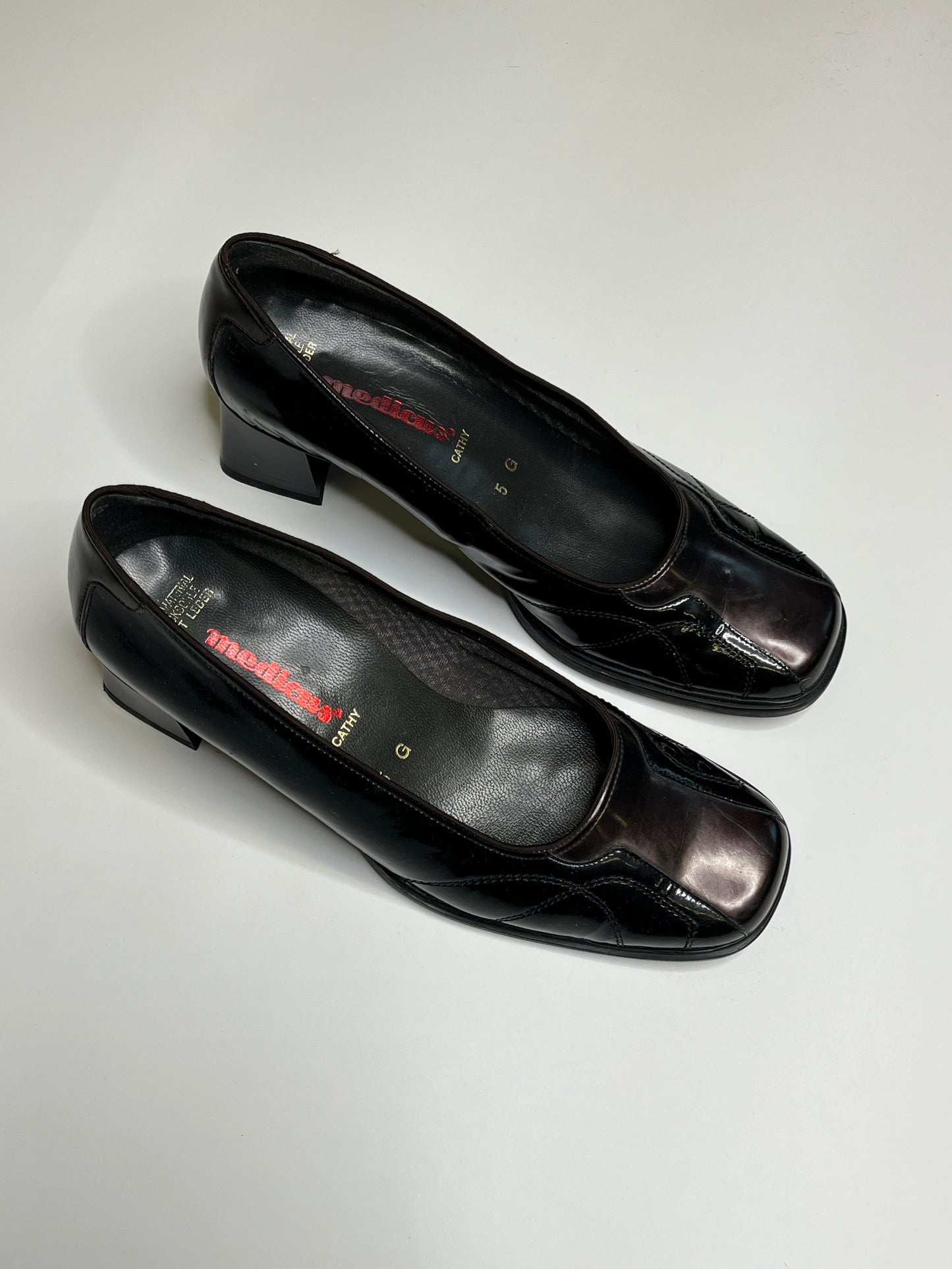 VINTAGE MEDICUS CATHY LEATHER HEELS (~38)