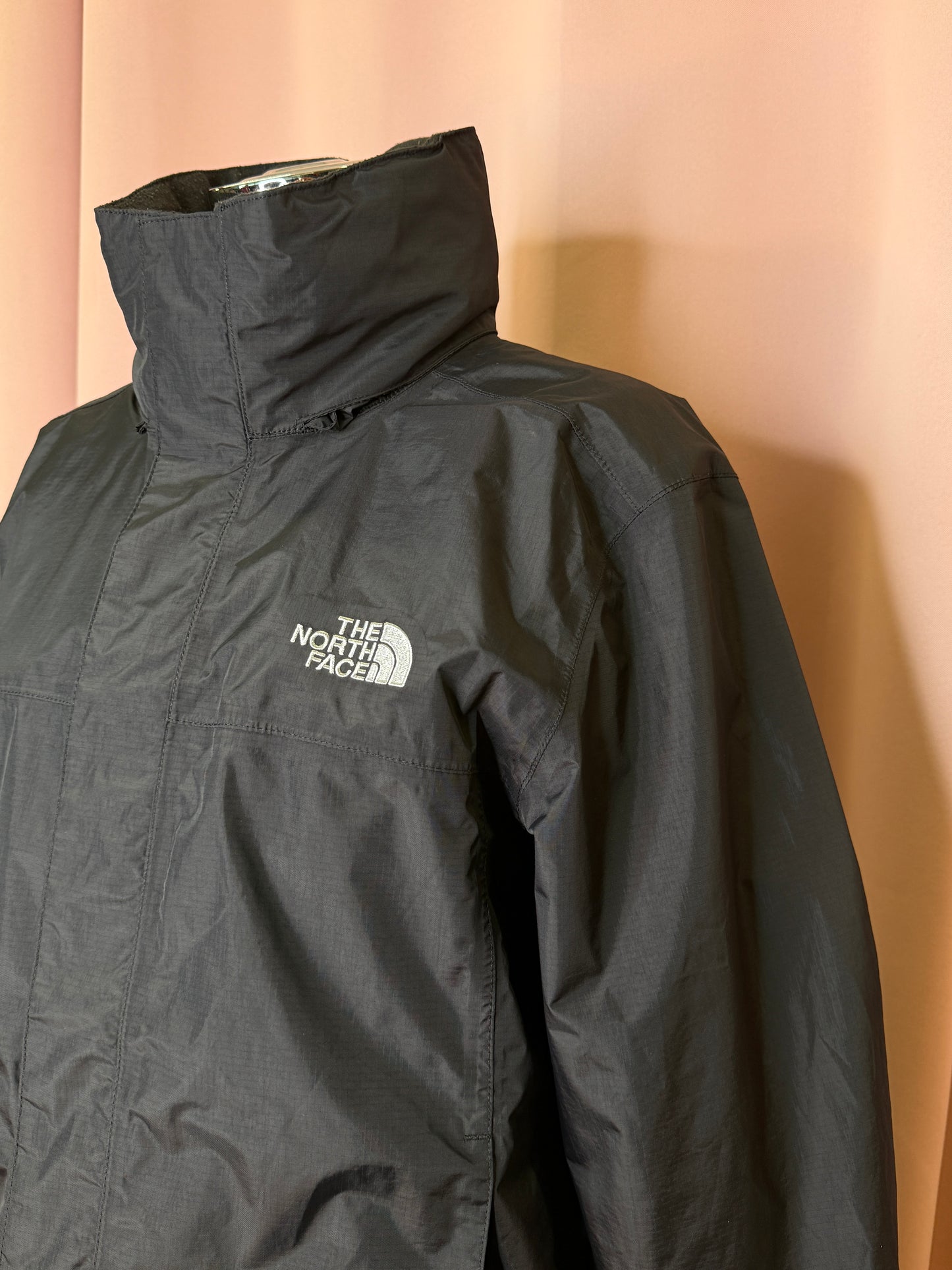 BLACK THE NORTH FACE RAINJACKET (m. M)