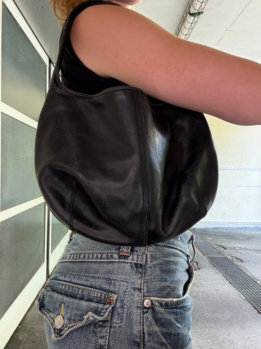 BLACK LEATHER VINTAGE COACH BAG