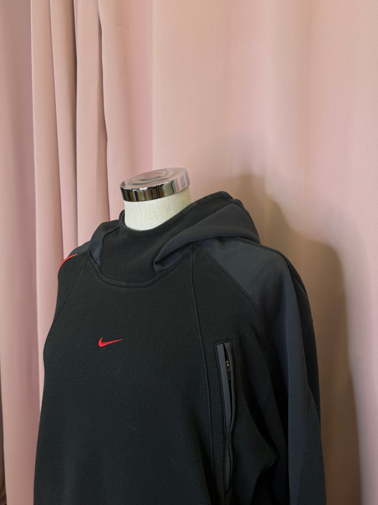 2000s NIKE RED CENTER SWOOSH HOODIE (L)