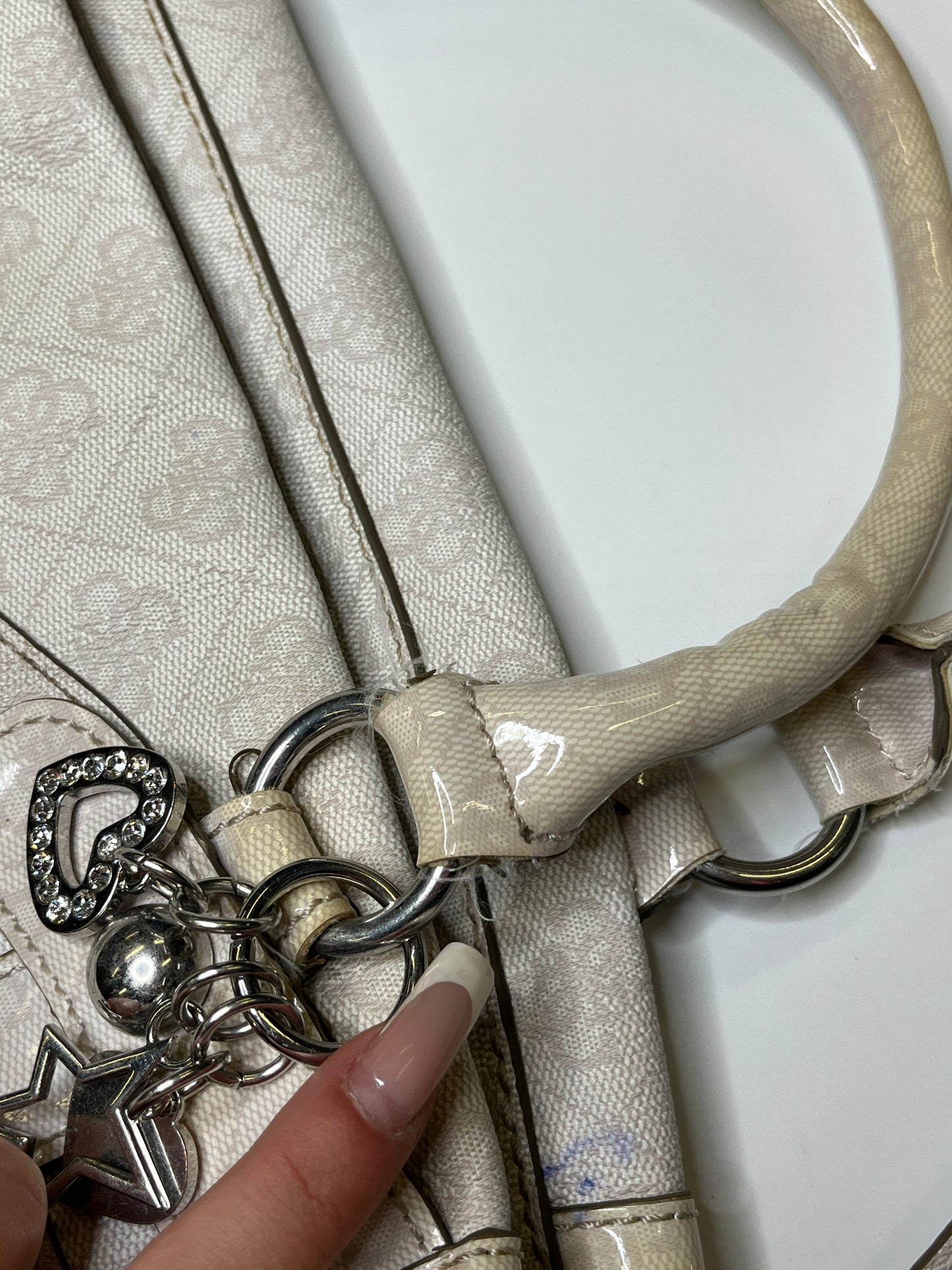 VINTAGE GUESS CROSSBODY PURSE