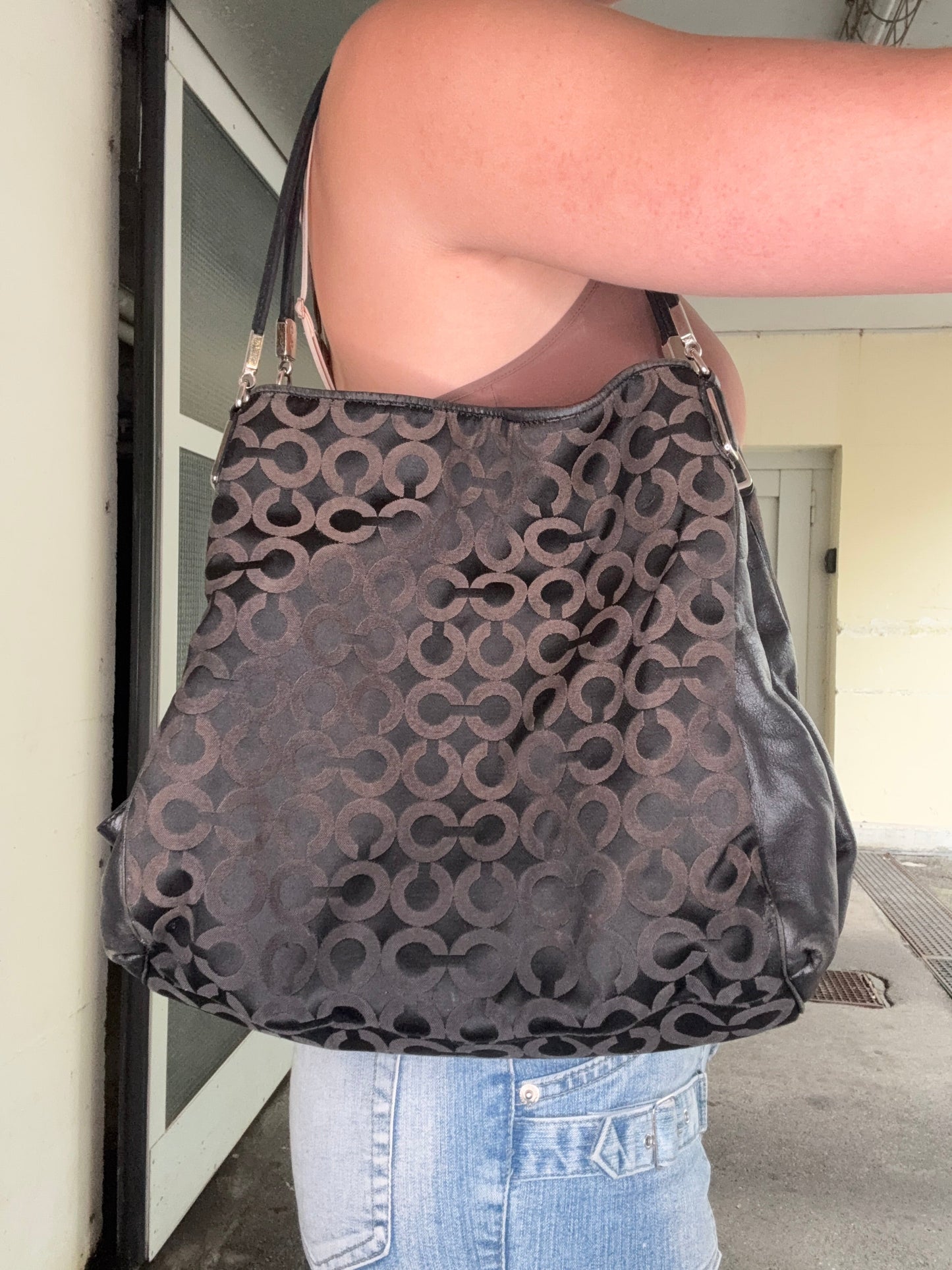 COACH VINTAGE SIGNATURE HOBO BAG