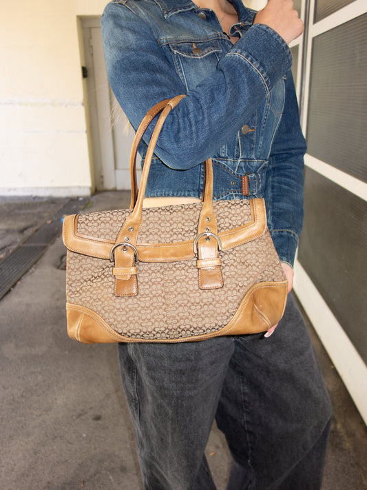 COACH MONOGRAM PURSE LEATHER