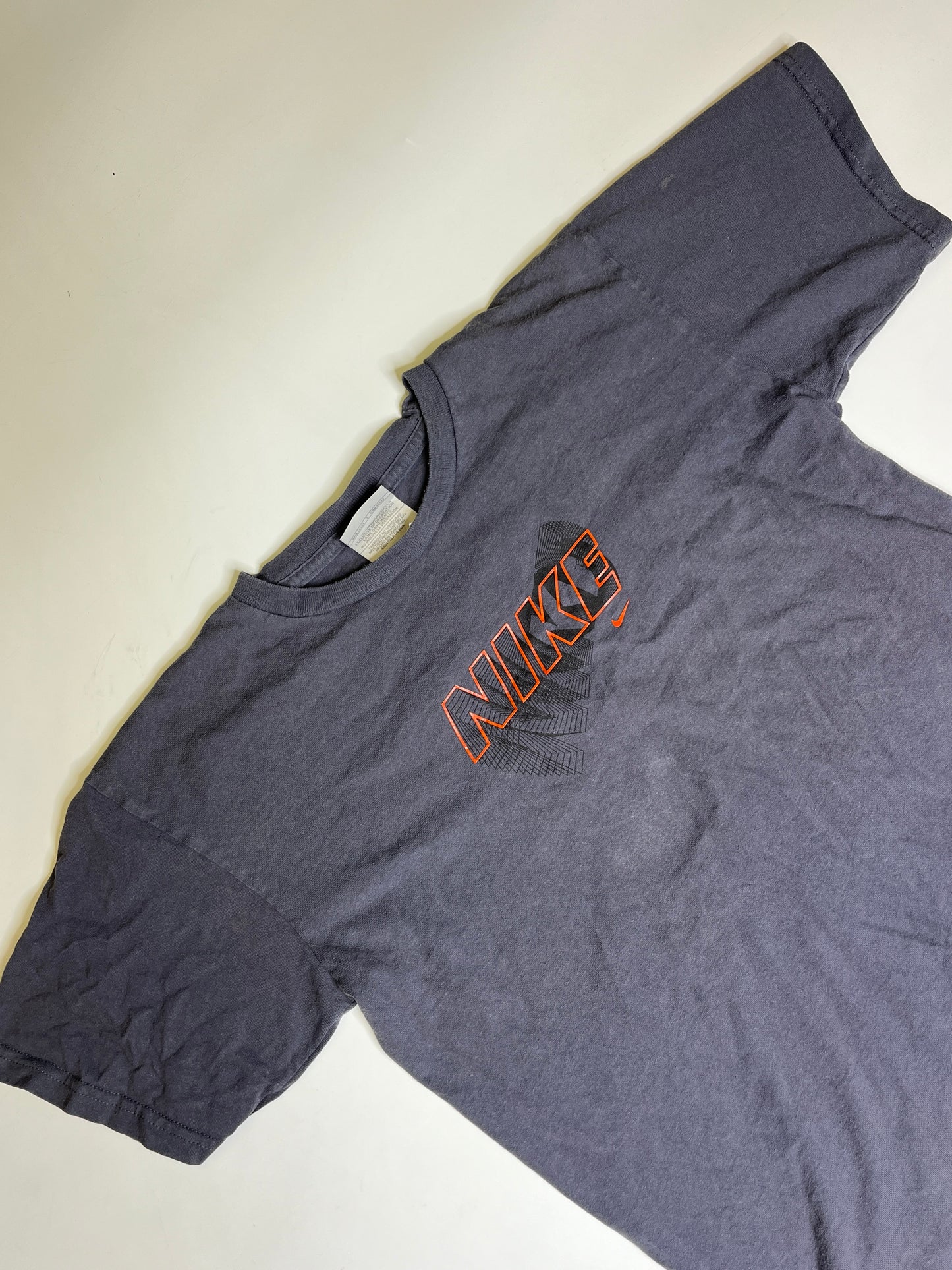 VINTAGE 2000s SPELLOUT NIKE TEE (S)