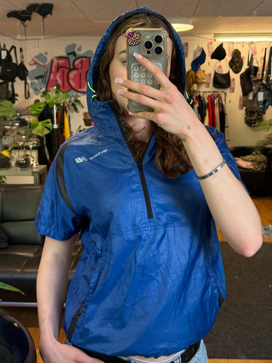 NEW BALANCE SHORT SLEEVE  HOODED ANORAK (S)