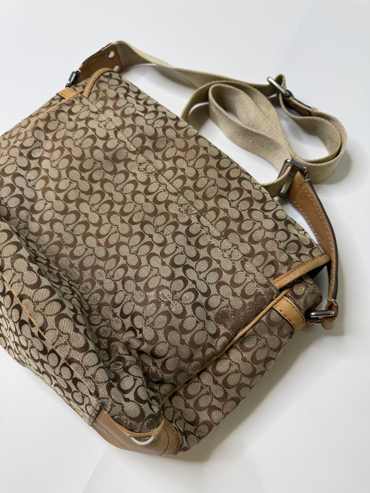 COACH VINTAGE SIGNATURE MESSENGER CROSSBODY BAG