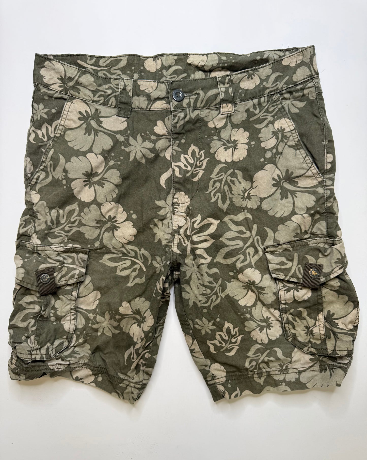 VINTAGE FLORAL CARGO SHORTS – OLIVE (M)