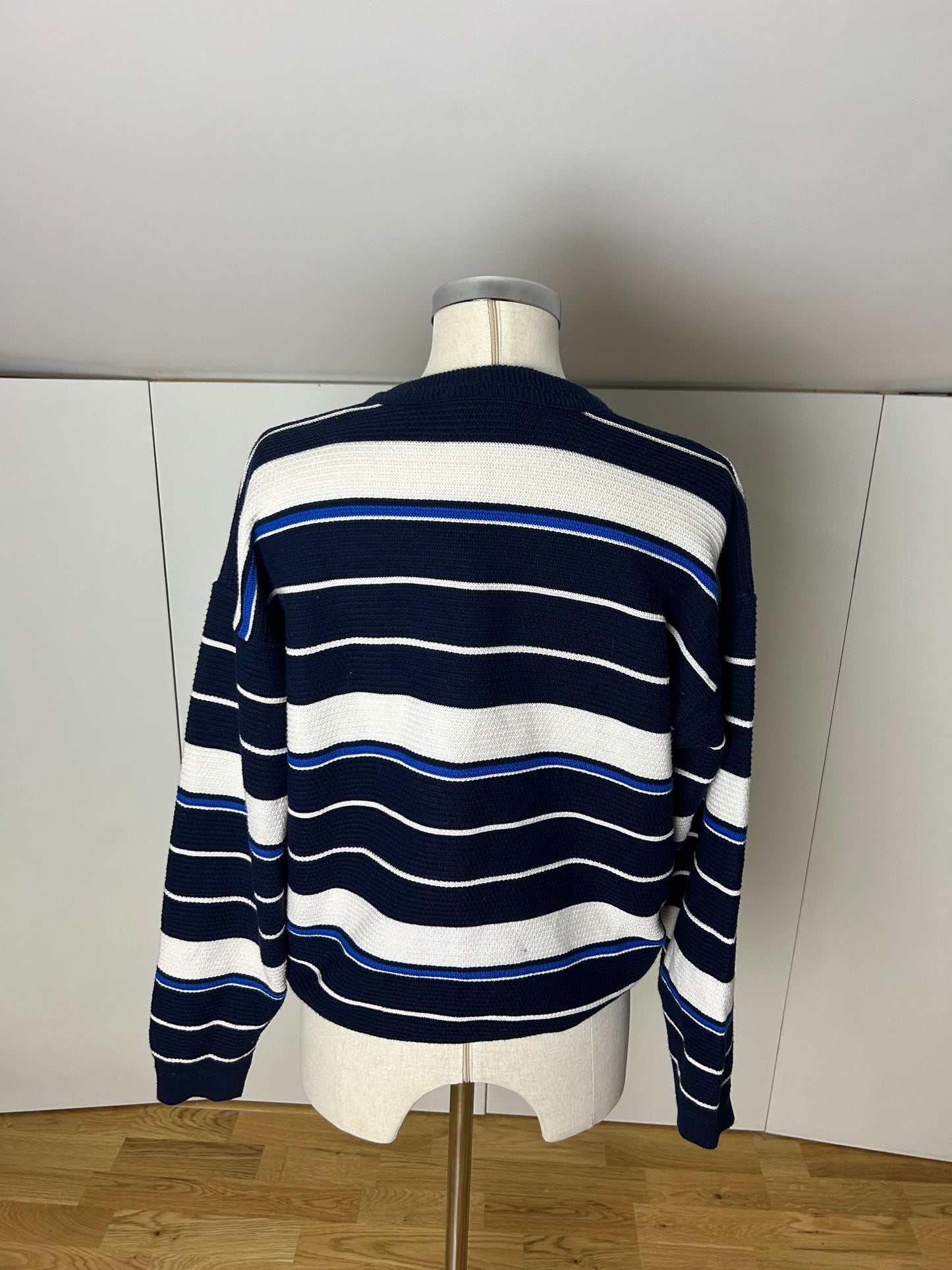 LACOSTE SWEATER (M)