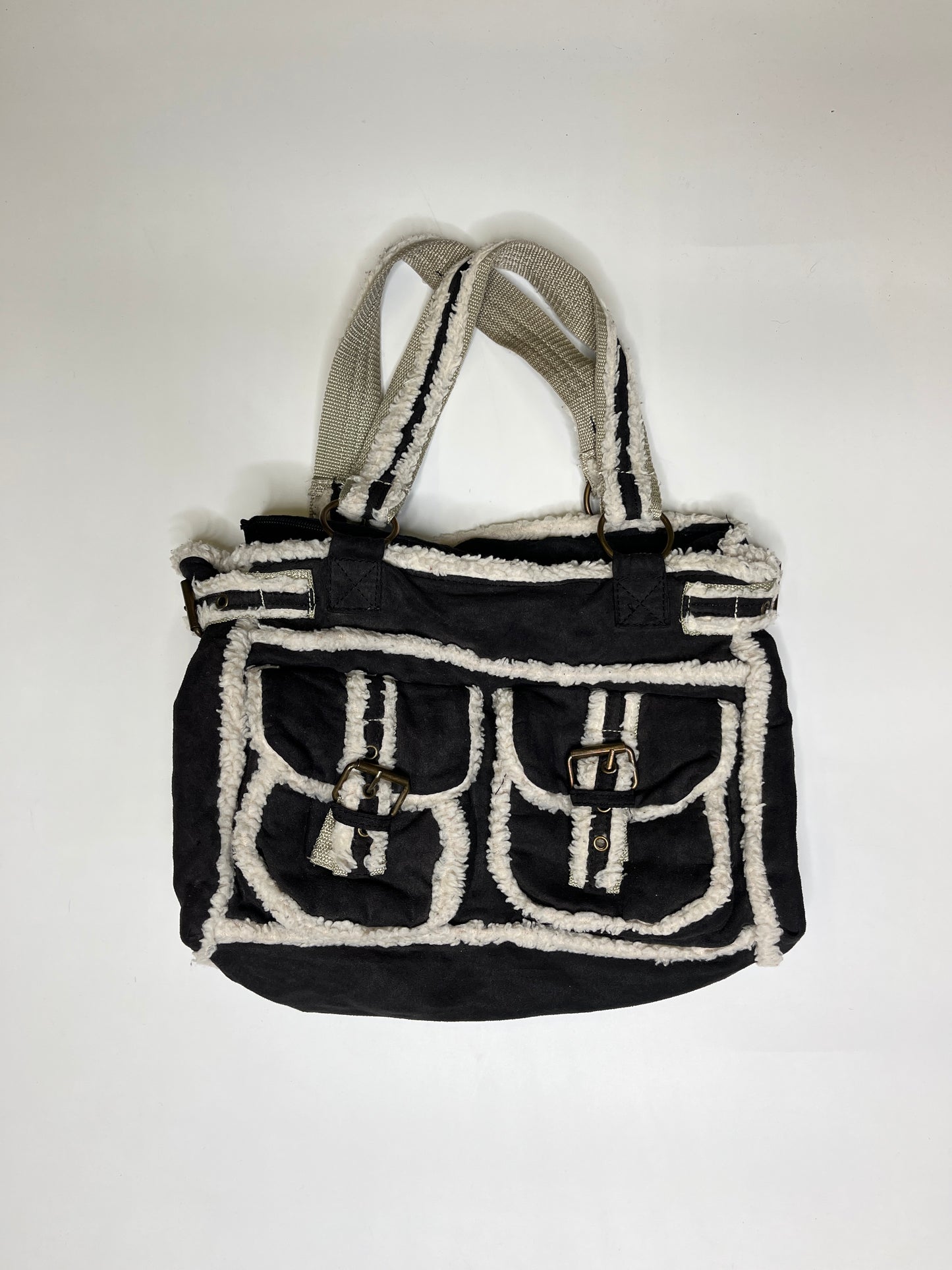 FLUFFY PURSE