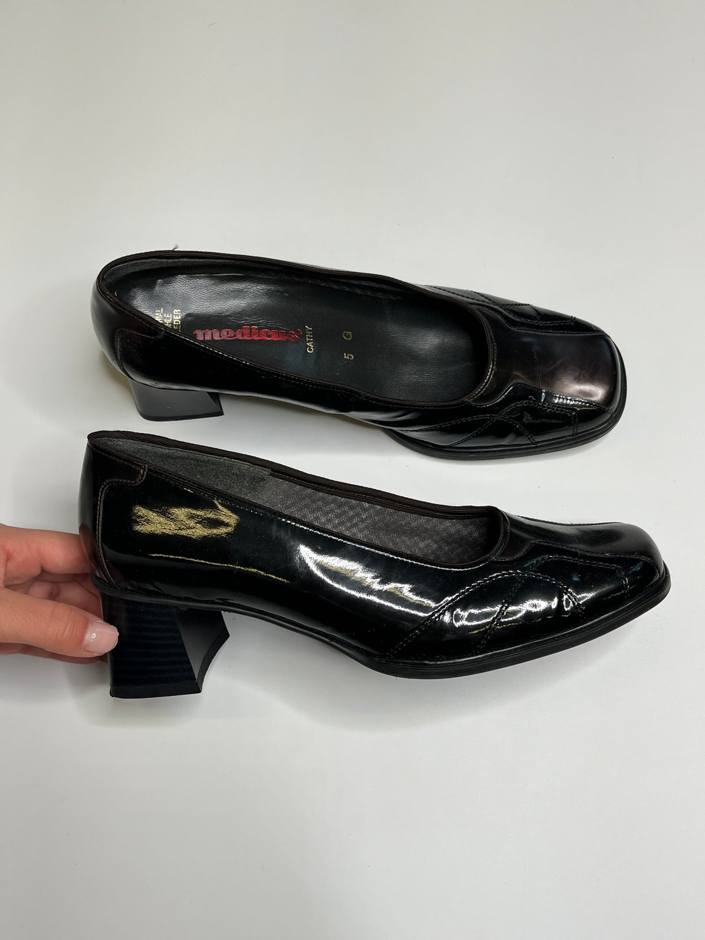 VINTAGE MEDICUS CATHY LEATHER HEELS (~38)