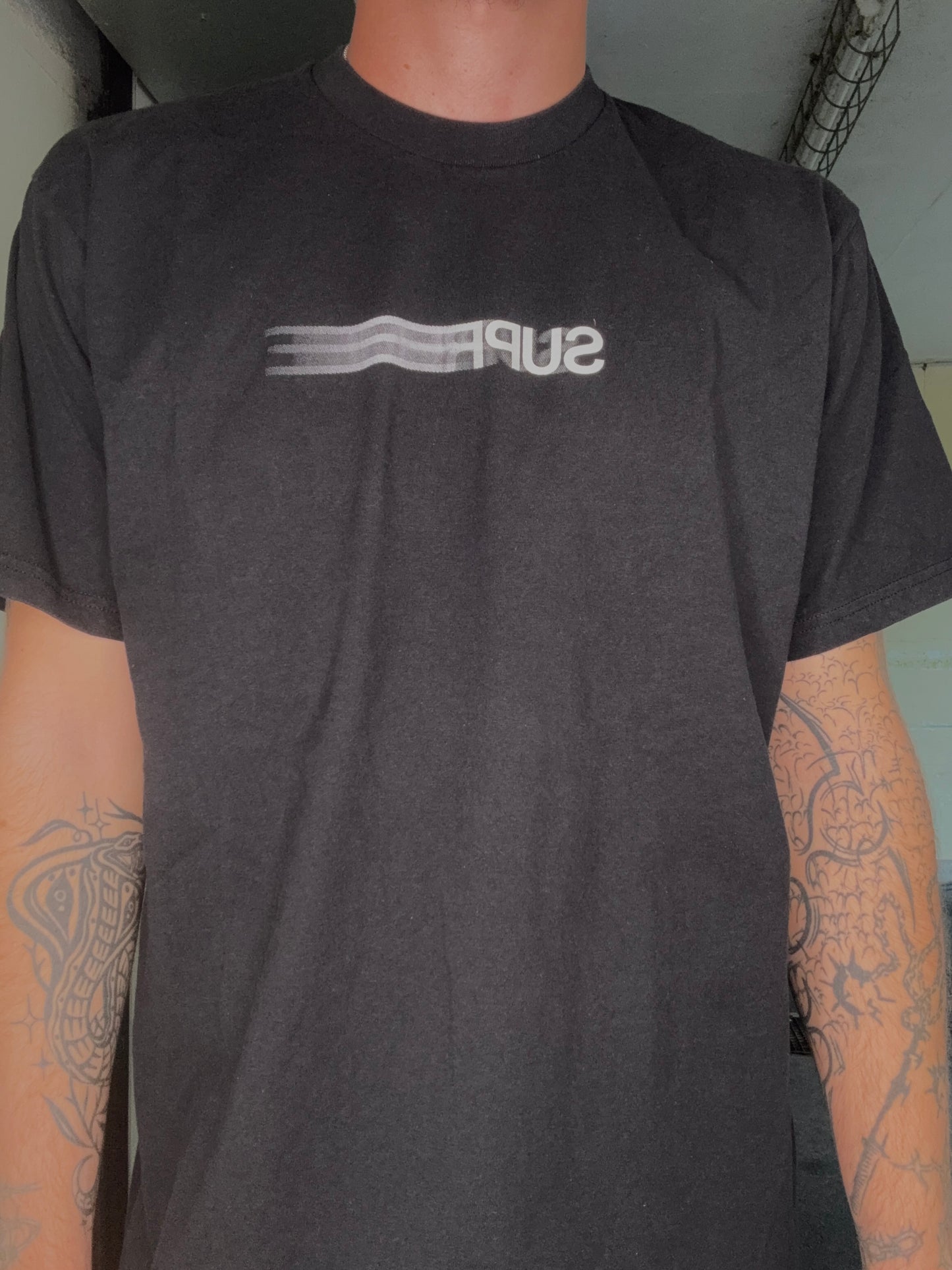 SUPREME PHOTO TEE – BLACK (L)