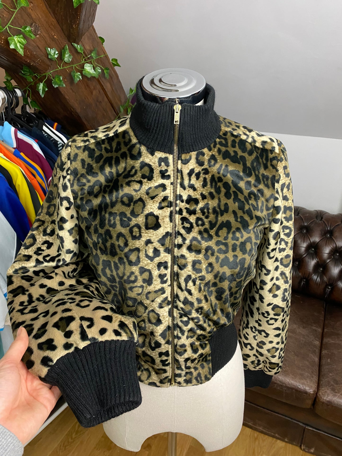 LEO PRINT VELOUR ZIP UP (XS)