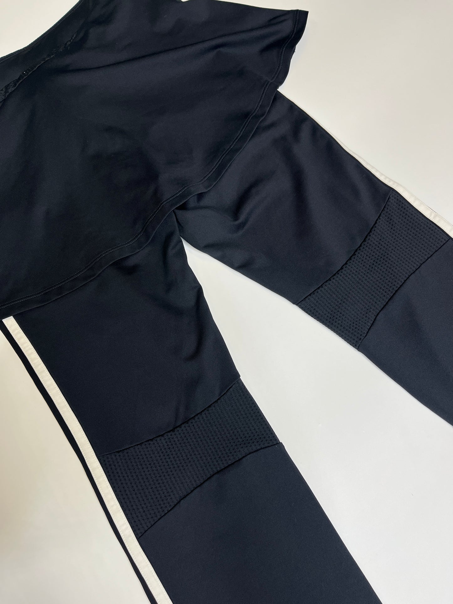 ADIDAS 2000s SKIRT OVER PANTS  (S)