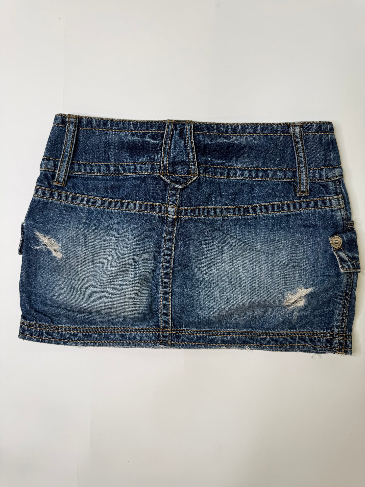BURBERRY JAPANESE VINTAGE DISTRESSED DENIM MINI SKIRT (36, S/M)