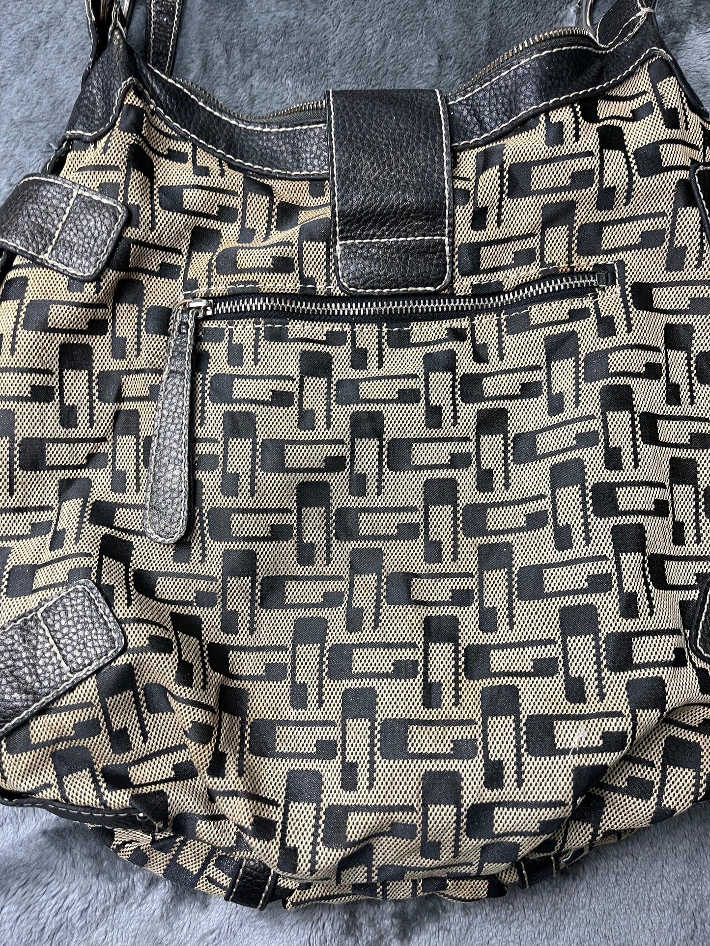 GUESS BAG RARE MONOGRAM