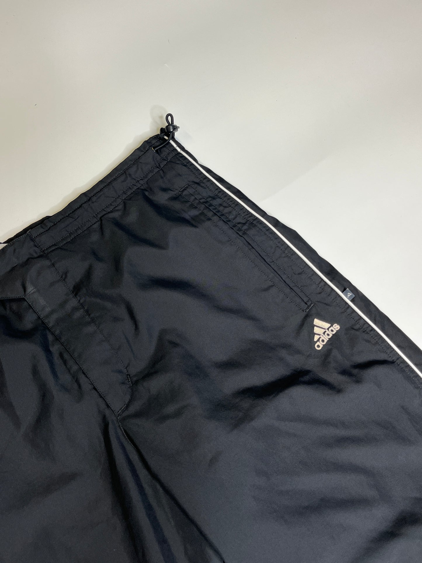 ADIDAS 3/4  PANTS (S-M)