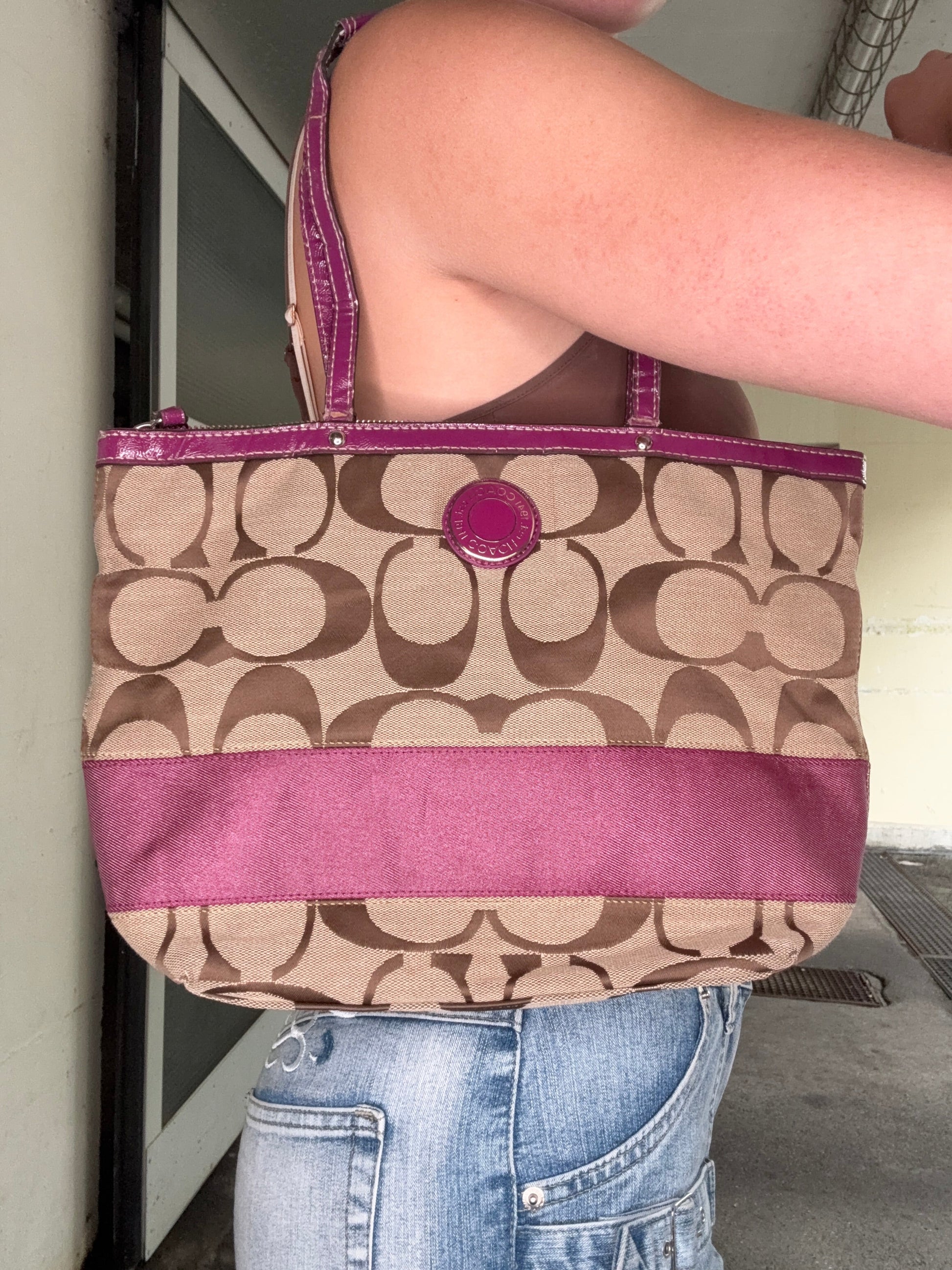 COACH VINTAGE SIGNATURE CANVAS MAGENTA TRIM TOTE BAG